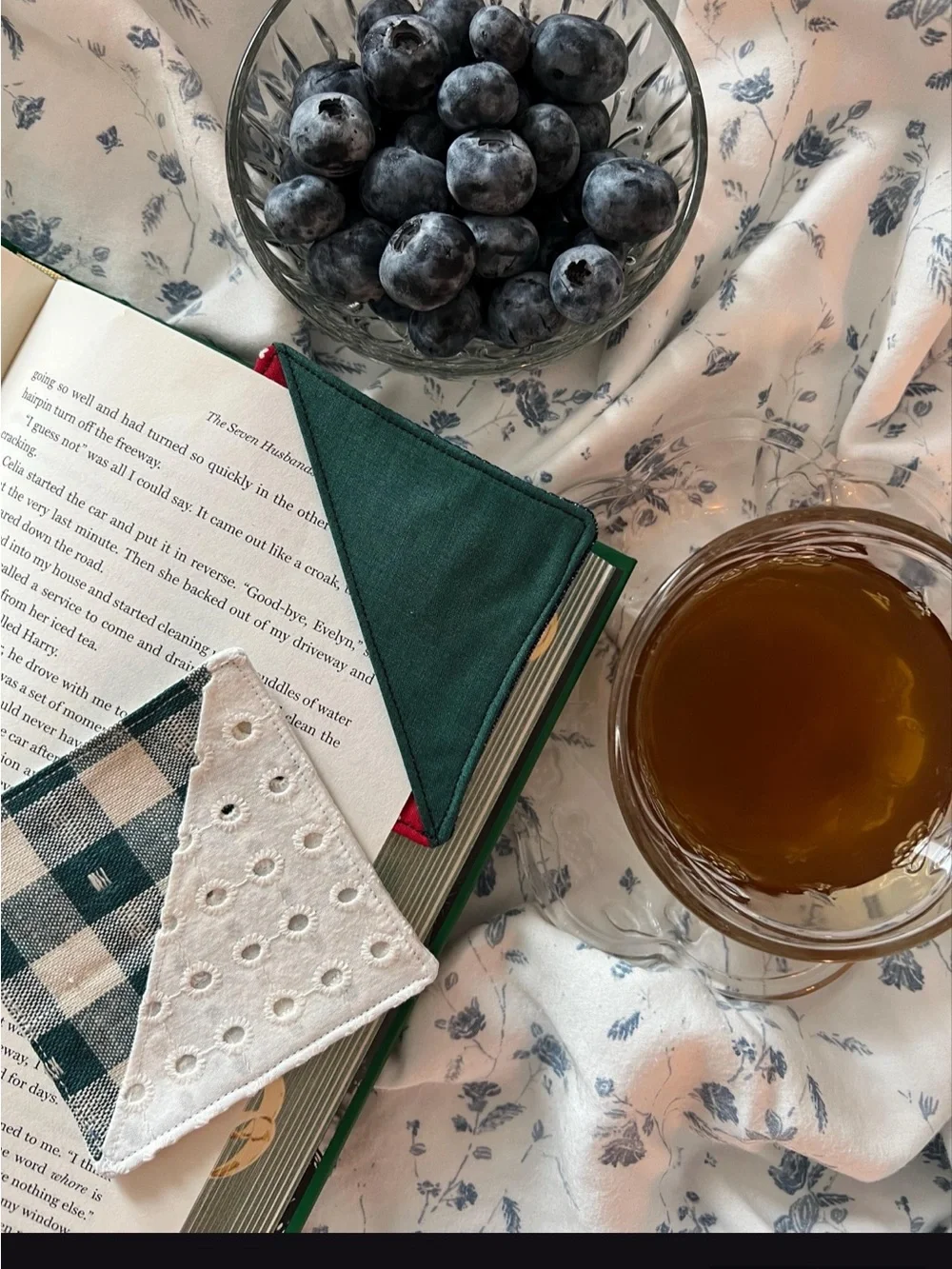Handmade Green Gingham Eyelet Red Heart Corner Bookmark Set